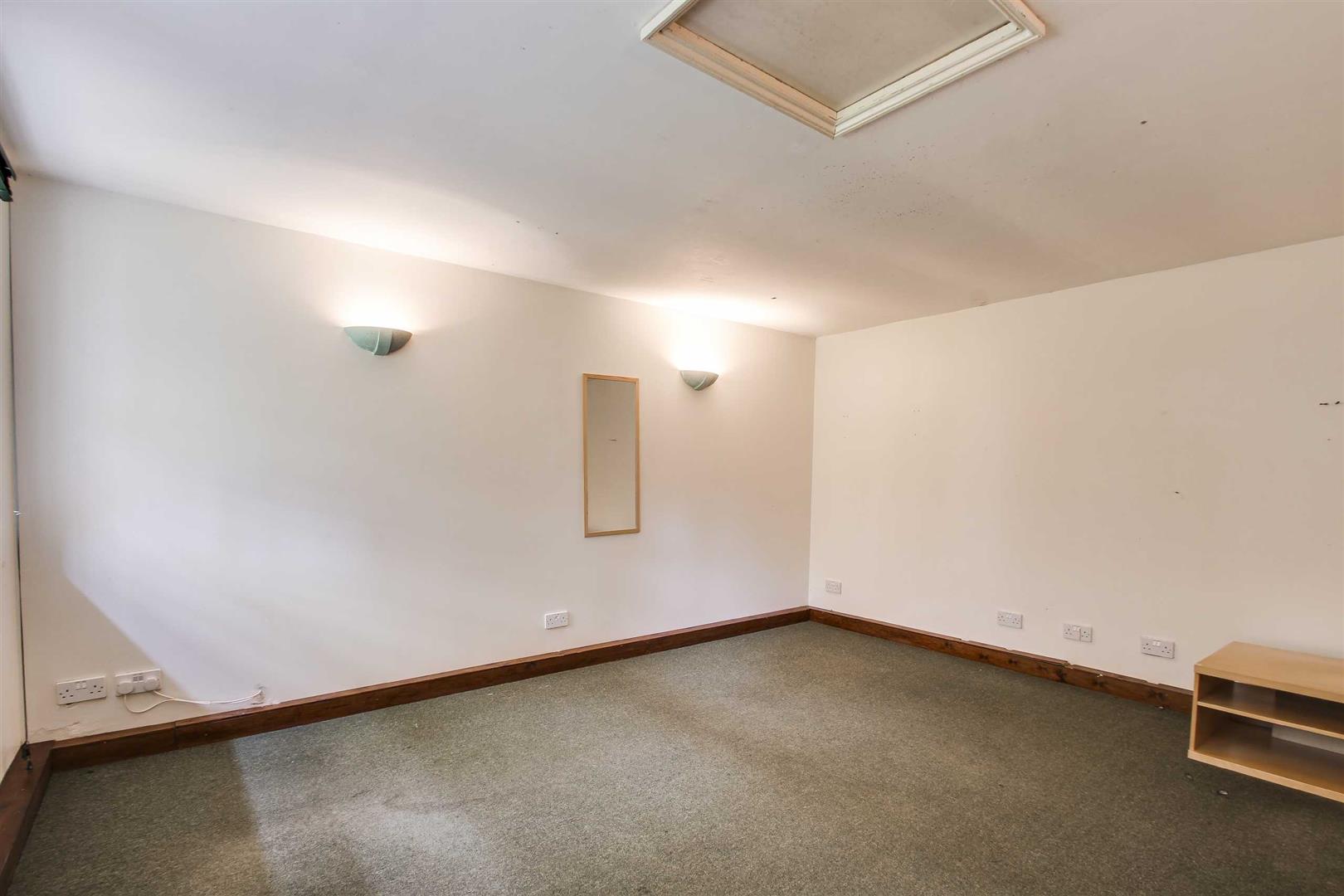 Wenning Lane, Emerson Valley, Milton Keynes